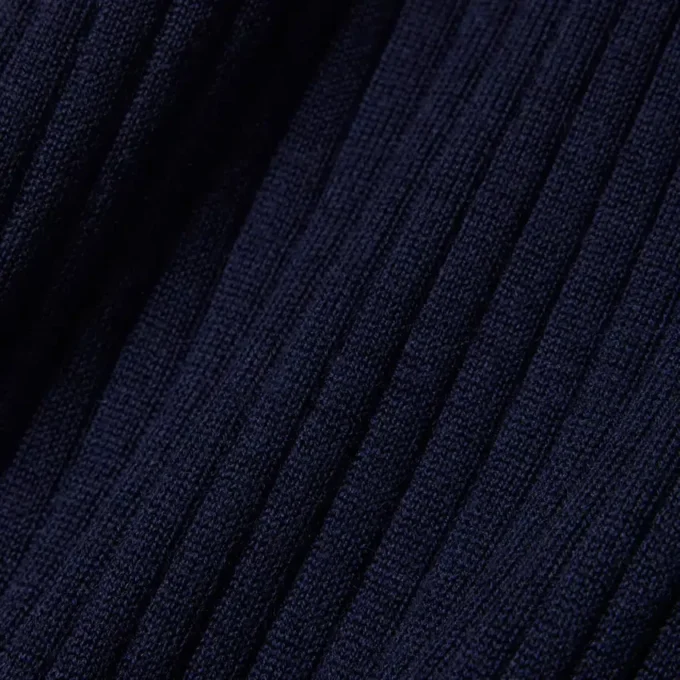 Bezrukávový svetr z merino vlny s 3D pletením Bezrukávový svetr z merino vlny s 3D pletením