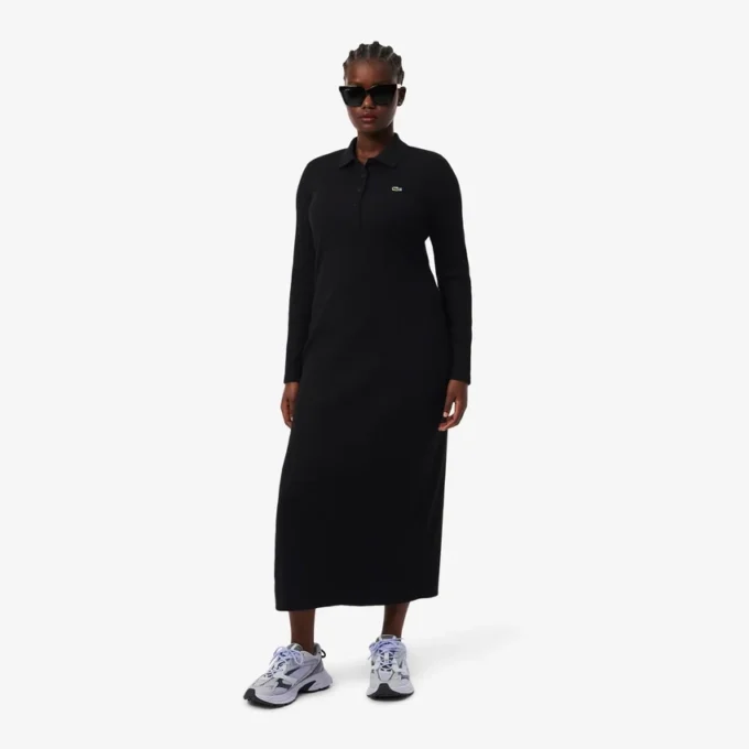 Dámské slim fit šaty s žebrovaným bavlněným límečkem Dámské slim fit šaty s žebrovaným bavlněným límečkem