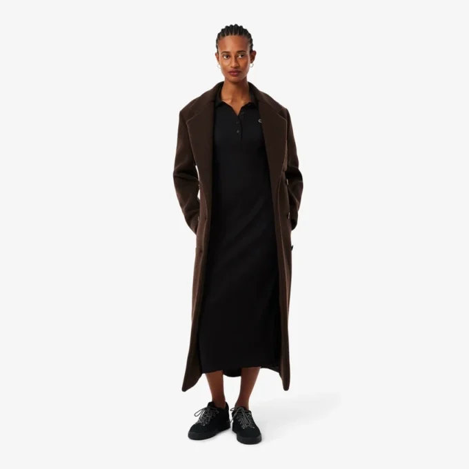 Dámské slim fit šaty s žebrovaným bavlněným límečkem Dámské slim fit šaty s žebrovaným bavlněným límečkem