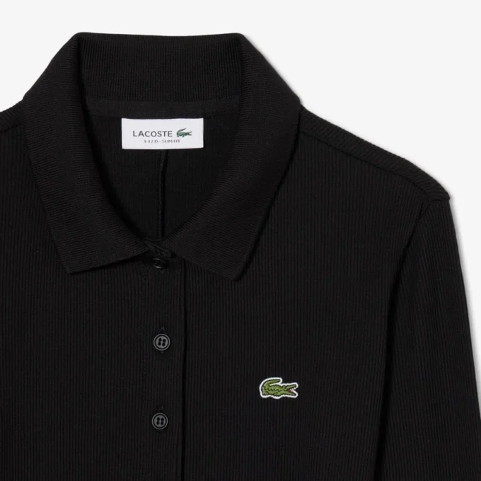 Dámské slim fit šaty s žebrovaným bavlněným límečkem Dámské slim fit šaty s žebrovaným bavlněným límečkem