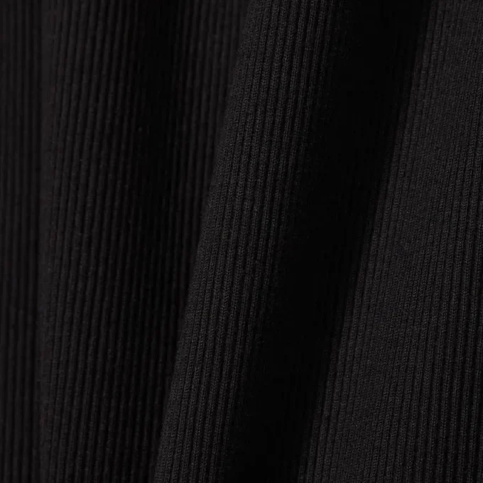 Dámské slim fit šaty s žebrovaným bavlněným límečkem Dámské slim fit šaty s žebrovaným bavlněným límečkem