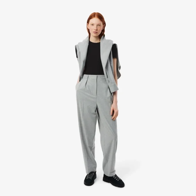 Dámské tričko ze žebrované bavlny se slim fit střihem Dámské tričko ze žebrované bavlny se slim fit střihem