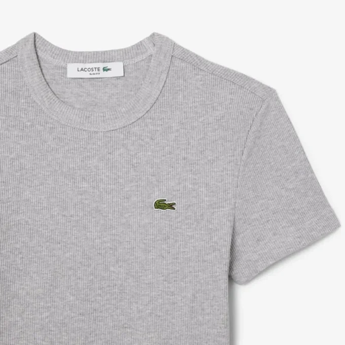 Dámské tričko ze žebrované bavlny se slim fit střihem Dámské tričko ze žebrované bavlny se slim fit střihem