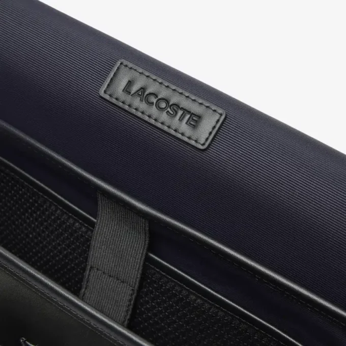 Klasická taška Lacoste s klopou Klasická taška Lacoste s klopou