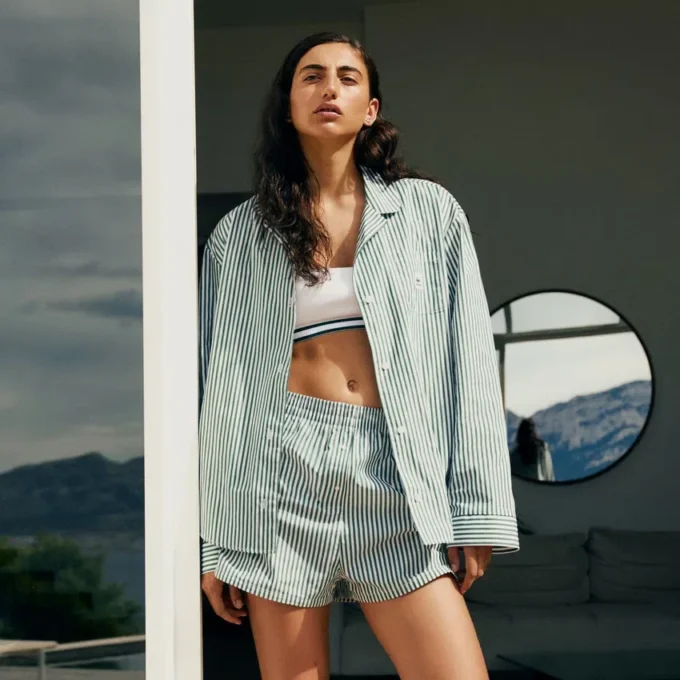 Oversized pruhovaná popelínová pyžamová souprava Oversized pruhovaná popelínová pyžamová souprava