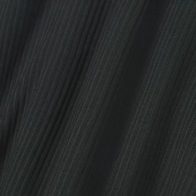 Svetr s polo límcem z vlněné směsi z přehlídky The Blend Svetr s polo límcem z vlněné směsi z přehlídky The Blend