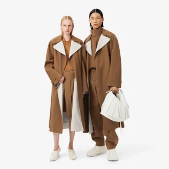Trenchcoat z vlněné směsi z přehlídky The Blend